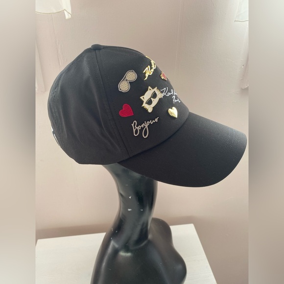 KARL LAGERFELD Women\'s Charms Baseball Cap Pins.  black, jeans